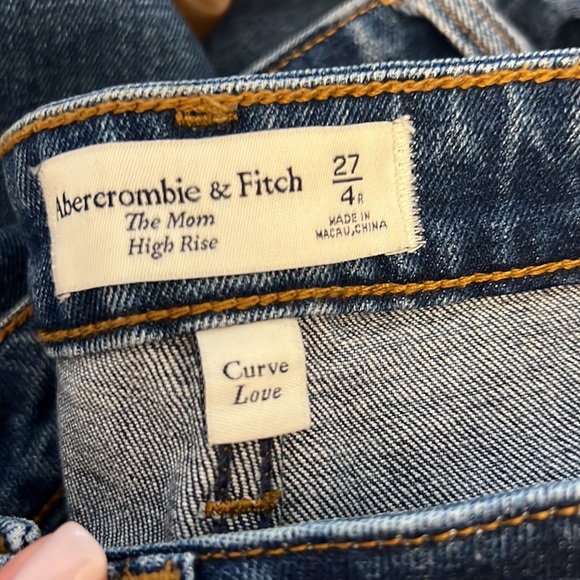 Abercrombie and Fitch high rise mom jeans - Picture 8 of 8